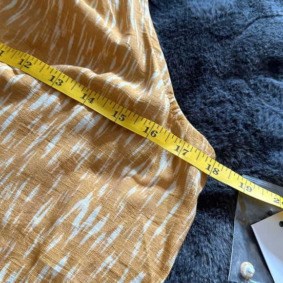 NWT Nine West Yellow Pattern Key Hole Tank - Picture 6 of 8